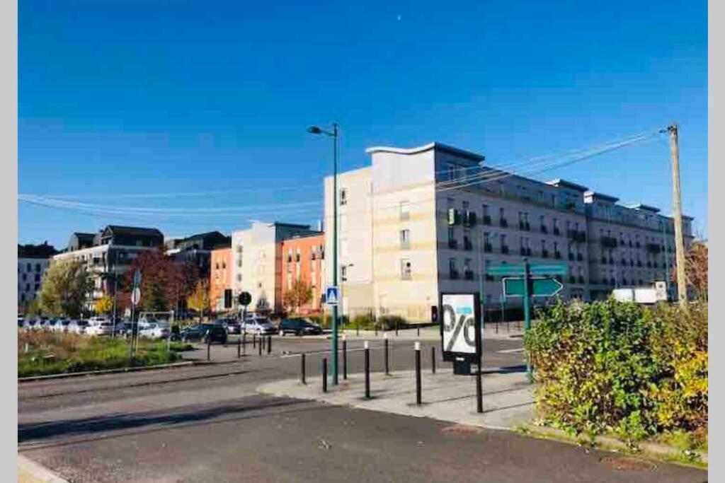Escale à Disneyland Paris Apartamento Montévrain Exterior foto